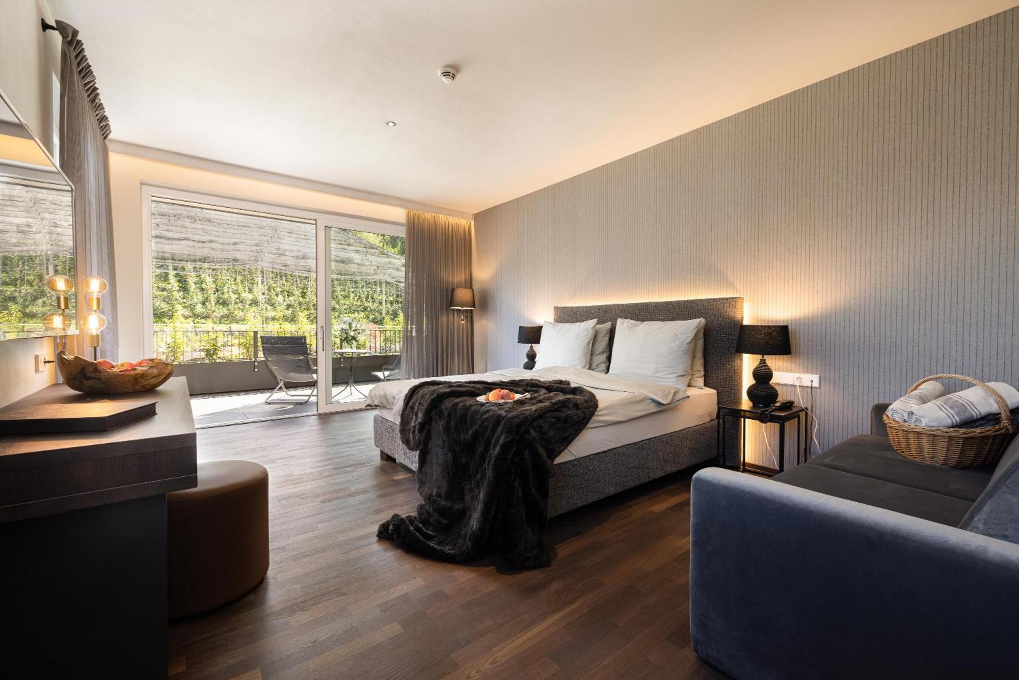 Hotel Finkenhof - Feel At Home Schenna Ngoại thất bức ảnh